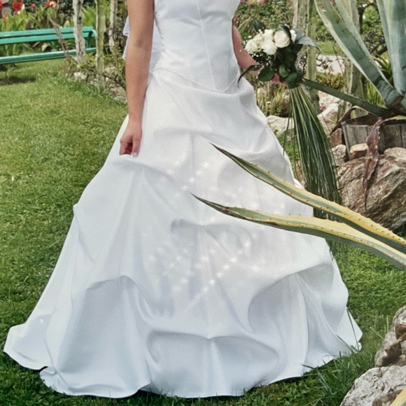 WEDDING DRESS - CUSTOM MADE in Europe - pure white taffeta - Picture 3 of 7
